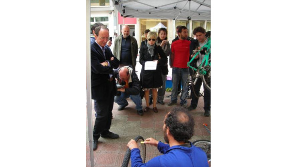 Immagine: “Ciclofficine in piazza”. Il giro della Regione Puglia per la promozione dell'uso della bicicletta