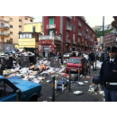 Immagine: Rifiuti, bloccati due compattatori a Cava Sari. Berlusconi annuncia nuova discarica nel nolano