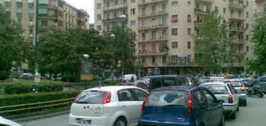 Napoli, mobilità e trasporti: le ricette di De Magistris e Lettieri