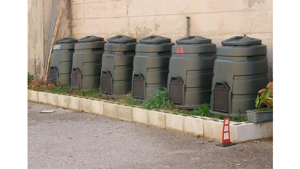 Immagine: Rifiuti, primo esperimento a Napoli di compostaggio condominiale