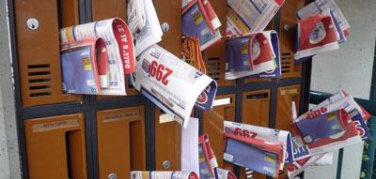 Pubblicità in buca, 15 kg di offerte imperdibili in un anno: ma siamo liberi di perderle?