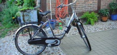 De Magistris: stop auto blu, assessori al lavoro in bici elettrica