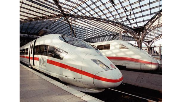 Immagine: Germania, i treni a lunga percorrenza andranno a energia verde