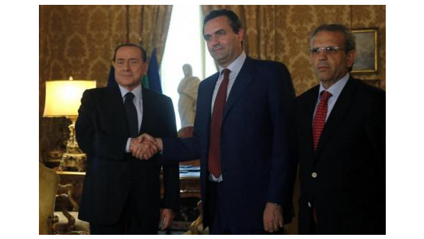 Immagine: Incontro de Magistris-Berlusconi: verso sblocco dei fondi. Rifiuti fuori regione, passa odg del Pd