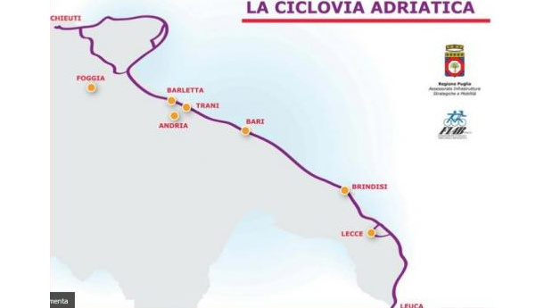 Immagine: Presentata alla regione Puglia la ciclovia adriatica. Su 626 chilometri, l'1% è con piste ciclabili