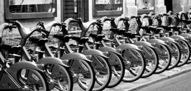 Le biciclette comunali senza piste ciclabili