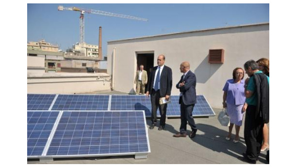 Immagine: Tetti fotovoltaici, con il liceo Augusto arrivano a 218 le scuole della provincia con i pannelli solari