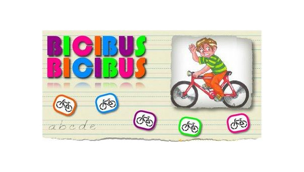 Immagine: Ivrea: bimbi in bicibus