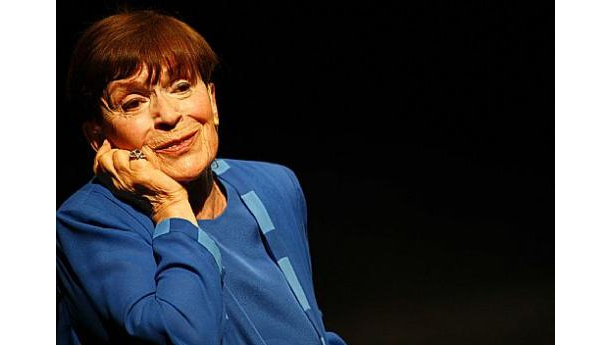 Immagine: Franca Valeri contro la discarica di Corcolle: «Non si possono seppellire 2.000 anni di storia sotto tonnellate di immondizia»