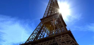 Pannelli solari e pale eoliche: la Tour Eiffel diventa “green”