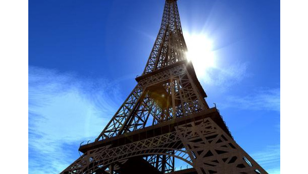 Immagine: Pannelli solari e pale eoliche: la Tour Eiffel diventa “green”