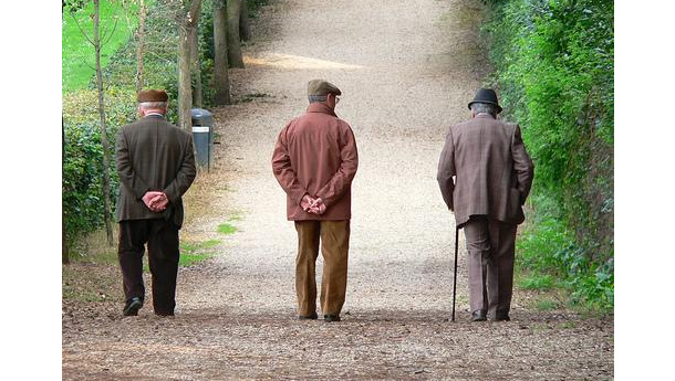 Immagine: Emissioni in aumento, l'invecchiamento della popolazione ci salverà?