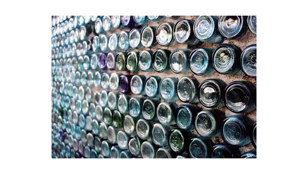 Immagine: Assovetro: 9 bottiglie scure di vino su 10 sono riciclate