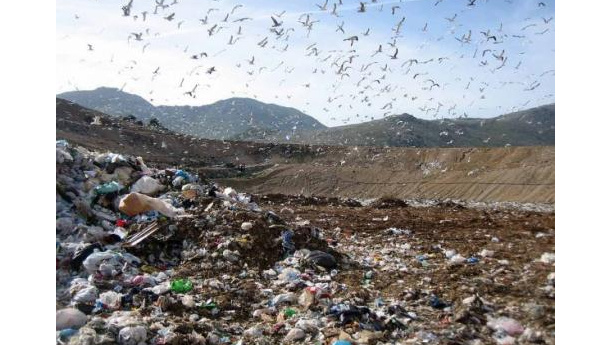 Immagine: Provincia di Napoli: Chiaiano chiusa alla fine dell'anno. Associazioni divise tra esultanza e scetticismo