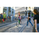 Immagine: Milano: migliaia di persone alla domenicAspasso