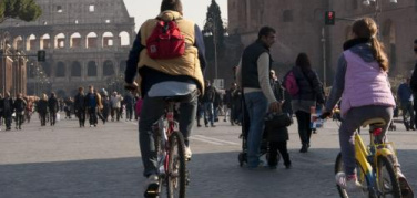 Roma, grande successo per la domenica a piedi