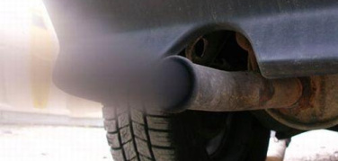 Smog, revocata l'ordinanza a Milano su blocco feriale del centro e blocco degli Euro3. In arrivo misure provinciali