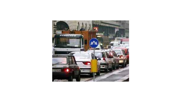 Immagine: Smog a Napoli: crollato in centro, resta alto a novembre solo nella zona est