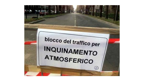 Immagine: PM10: come si è arrivati al blocco feriale di Milano. L'inizio di dicembre nelle altre città