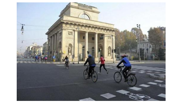 Immagine: E' finito il blocco totale, ma lo smog ancora un po' alto. In vigore il fermo dei diesel euro 3 dalle 10 alle 18
