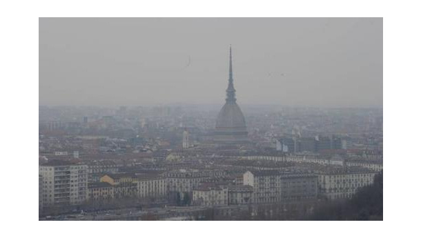 Immagine: Torino, da Fassino spiragli su possibili provvedimenti anti smog