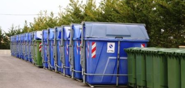 Rifiuti Campania, competenze ai Comuni anche nel 2012