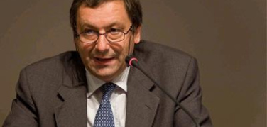 Scuole, il ministro Profumo punta a renderle più efficienti