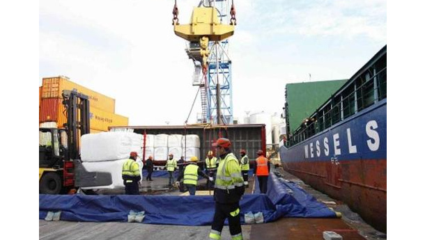 Immagine: La Nordstern è salpata: i rifiuti di Napoli in viaggio verso Rotterdam