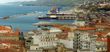 Smog. Trieste: da sabato 21  3 ore al mattino e 3 al pomeriggio di  blocco del traffico  fino a euro 3 compresi.. L'ordinanza