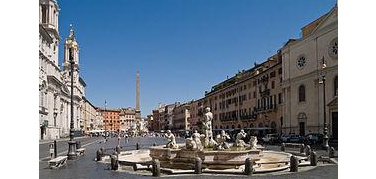 Navona vietata a taxi e auto Presto lo stop totale in piazza di Spagna
