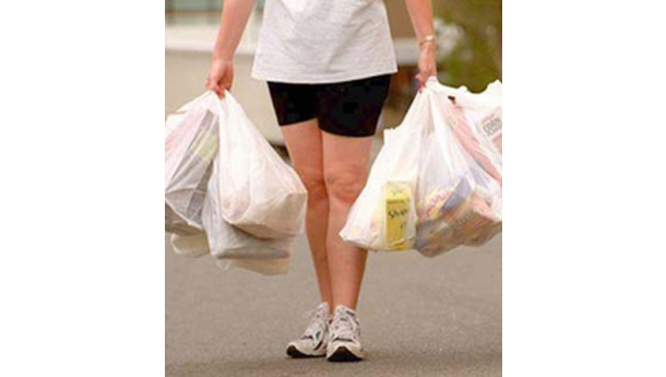 Immagine: Il sacchetto di plastica nelle città americane. Tra necessità ecologiche e recessione