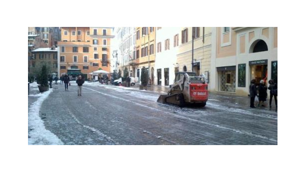 Immagine: Roma torna alla normalità: scuole aperte e bus regolari