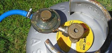 Consumi di gas in calo. Le cause? Clima mite, crisi economica e boom delle rinnovabili