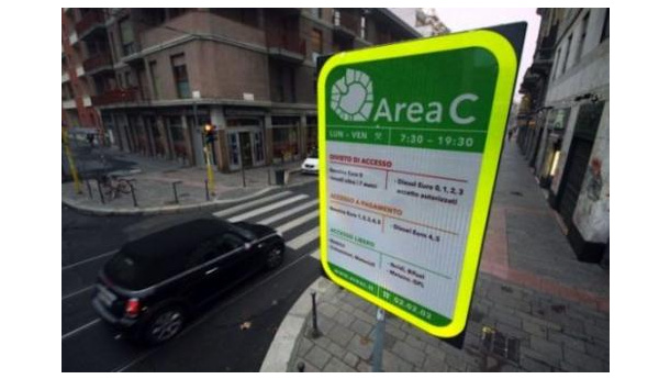 Immagine: Area C, verso gli sconti per parcheggiare nei garage