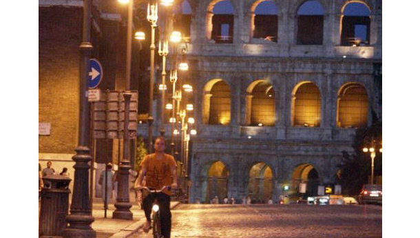 Immagine: Rapporto Bici in città, Legambiente: Roma ultima tra le grandi città italiane con lo 0,4% di spostamenti in bicicletta