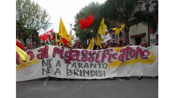 Immagine: Brindisi, rigassificatore. Le associazioni scrivono ai ministri: