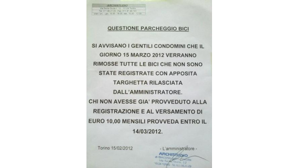 Immagine: Torino: un condominio vuole dieci euro al mese per parcheggiare la bicicletta in cortile | Video