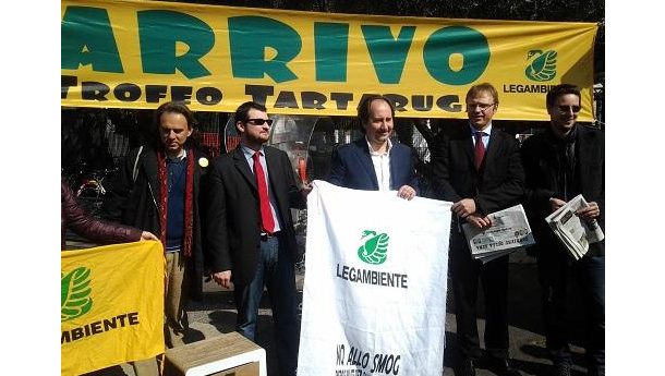 Immagine: Legambiente: la bici elettrica prima al trofeo Tartaruga, mentre l'auto non arriva al traguardo