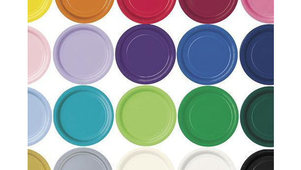 Immagine: Piatti nella raccolta della plastica: come funziona fuori dall'Italia?