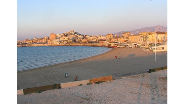 Immagine: Marsiglia: contro il traffico urbano, al lavoro si va in barca
