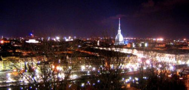 Sui commercianti del Centro di Torino, le vetrine e l'Ora della Terra