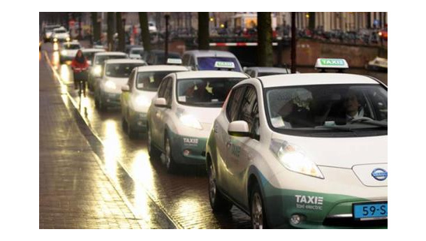 Immagine: Smog: in Olanda la prima flotta di taxi elettrici