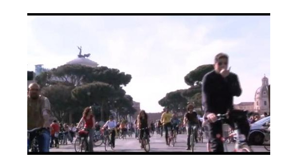 Immagine: #salvaiciclisti: volti e voci della manifestazione | Video