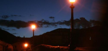 Illuminazione pubblica: i costi aumentano e qualche comune spegne i lampioni