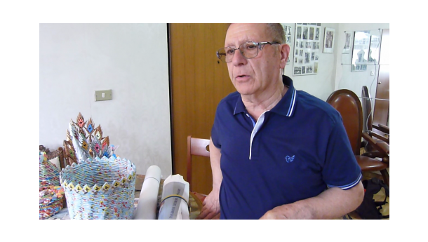 Immagine: Eco dalle Città Visibili - Pietro, l'artigiano della carta di recupero