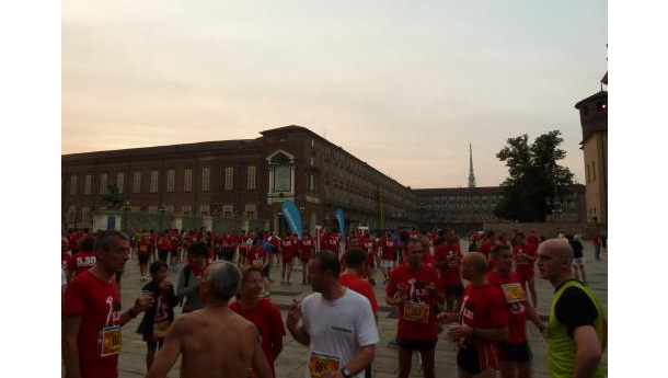 Immagine: 5 e 30: erano mille all'alba, a correre nel centro di Torino | Video