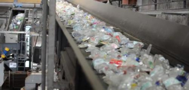 Plastica. Beato chi lo sa. | Video