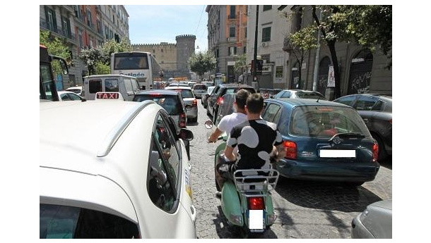 Immagine: Incidenti stradali: Napoli è la città più sicura