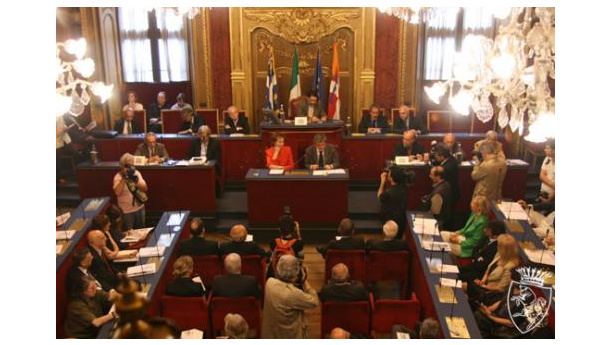 Immagine: Torino, Conferenza dei capigruppo in Consiglio comunale: giacca e cravatta restano obbligatorie