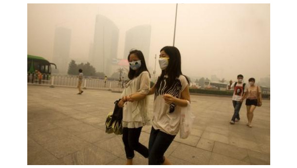 Immagine: Wuhan, cielo giallo sulla Cina